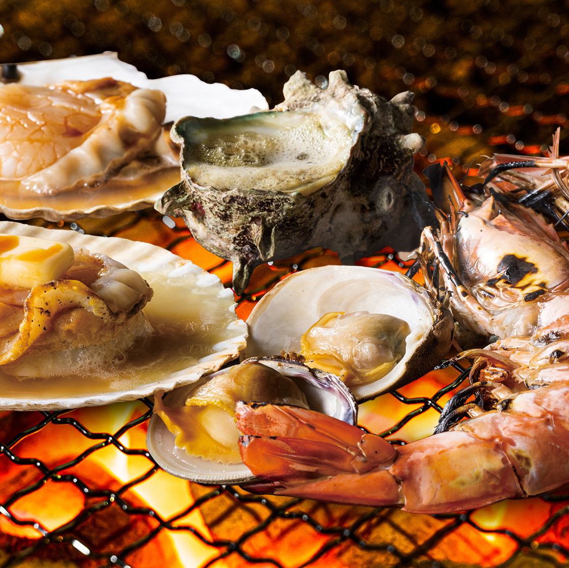 お料理を見て、焼いて、食べて、楽しむ♪新鮮で美味しい“海の幸”が自慢の居酒屋◎
