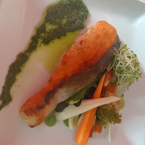 サーモンのグリル大葉のジェノベーゼ