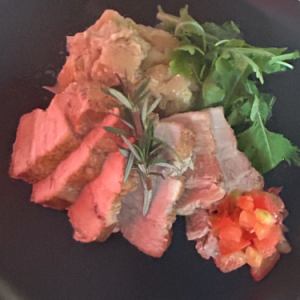 赤ワインマリネの牛ハラミのステーキ