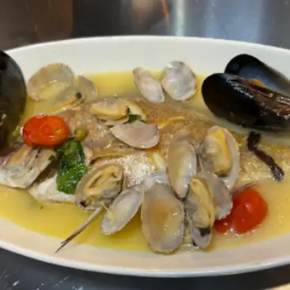 鮮魚のアクアパッツァ
