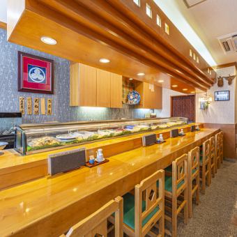 カウンターのお席ご用意しております。お一人様でのご来店も大歓迎です！