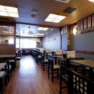 ゆったりお楽しみいただけるソファータイプのお席もご用意♪お友達や会社の飲み会でもご利用いただけます♪
