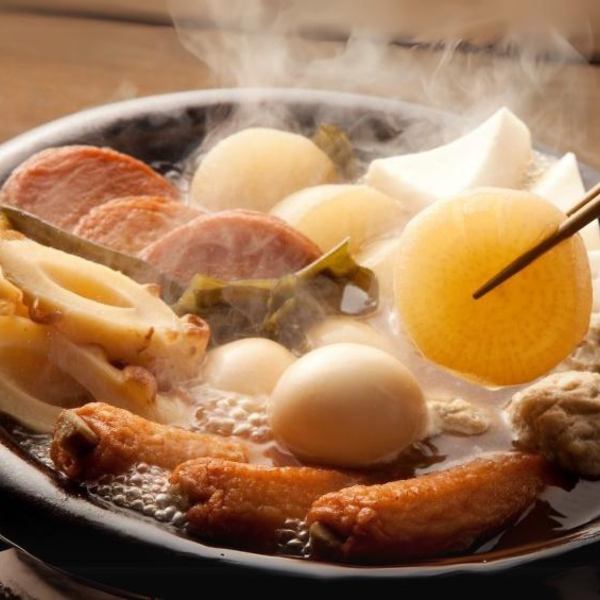 おつまみにも最高！とんとんこだわりの出汁で仕上げた絶品のおでんも必食！