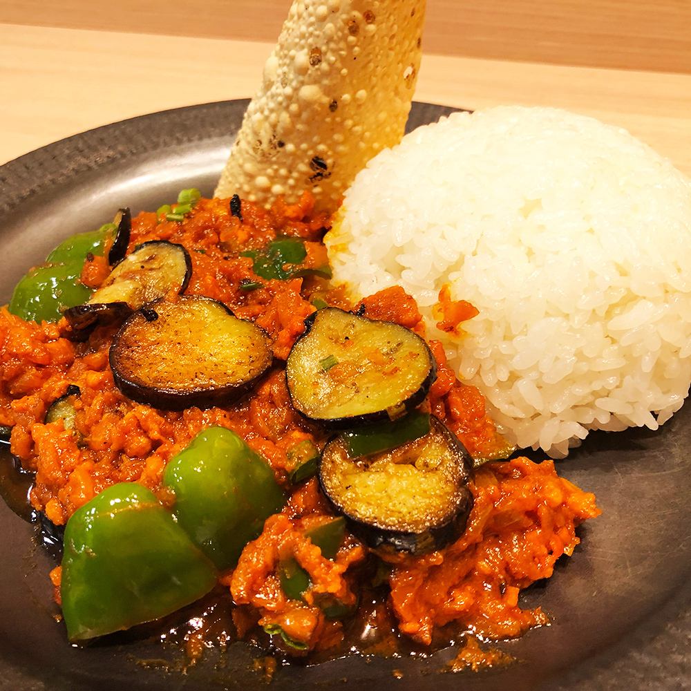 【潮見駅から徒歩30秒】スパイスカレー&お酒も楽しめる♪