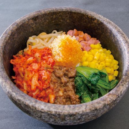 Tobikko kimchi stone-baked fried rice