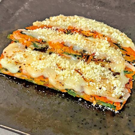 チーズ豚肉とキムチのチヂミ