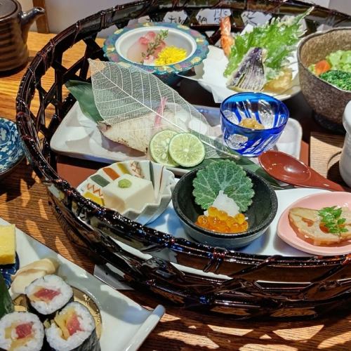 Weekdays only! Enjoy a great lunch at the signboard menu of Japanese restaurant Tenjin ♪