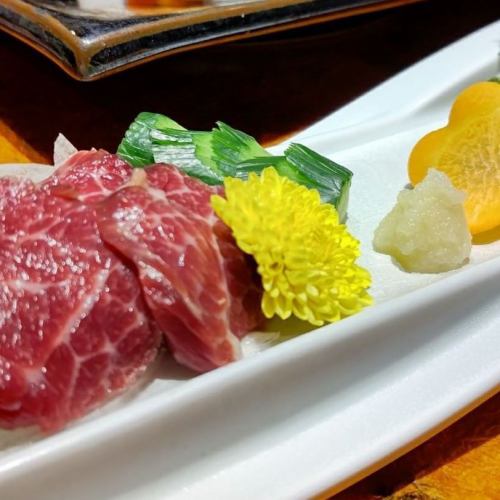 Speaking of Kyushu cuisine, this is it! Part 1! Discerning horse sashimi lean from Kumamoto prefecture ★