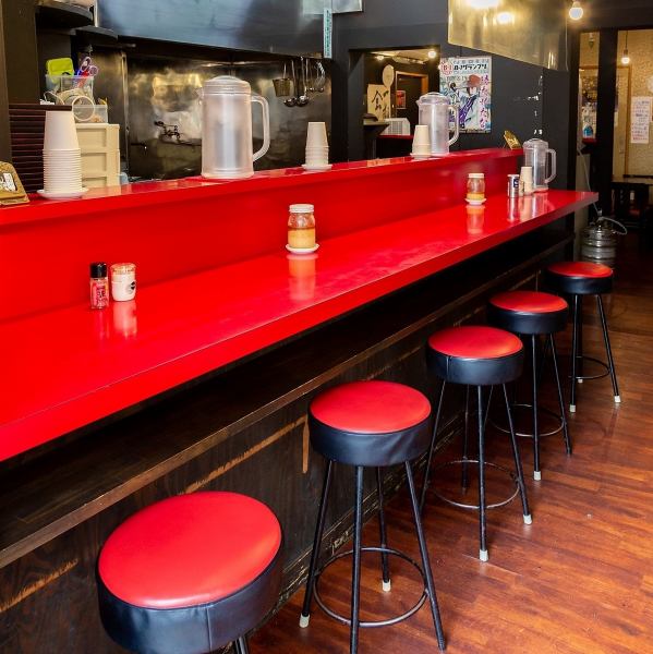 [Counter seats with a sense of presence] We have prepared counter seats that can be used casually by one person.The kitchen spreads out in front of you, and it's a special seat where you can enjoy the feeling of being there!