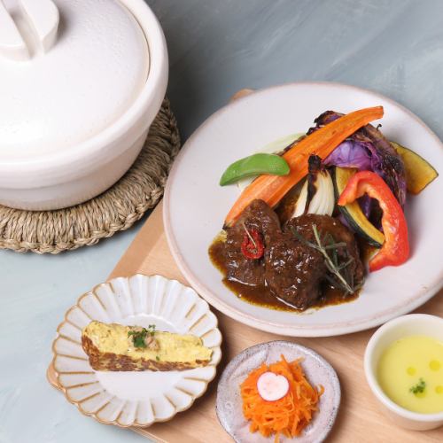 愛知県産秋野菜の贅沢添え！