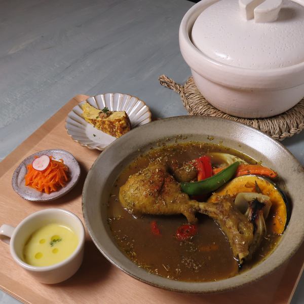 旬のお野菜とチキンのスープカレー