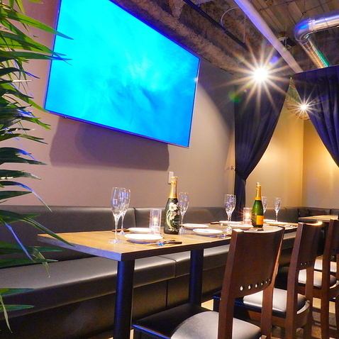 【大螢幕顯示器】非常適合觀賞比賽或作為驚喜禮物！