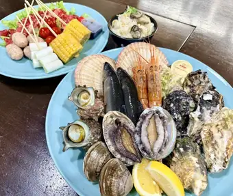 80% 的顾客选择的套餐：鲍鱼豪华海鲜套餐，5000 日元（含税）。