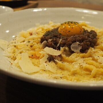 Extensive a la carte menu that pairs well with wine
