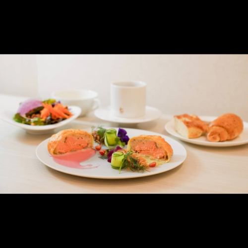 tLOUNGE サーモンプレート※ティーフロー付き