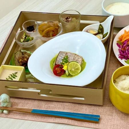 紅茶を使ったおばんざいランチ