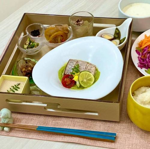 紅茶を使ったおばんざいランチ