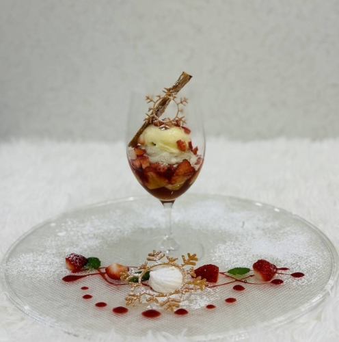 紅茶といちごのパフェ