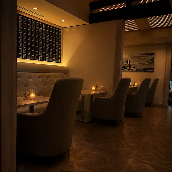 [Sofa Seating] We have plenty of sofa seating available.Our comfortable sofas allow you to relax, so we recommend making your reservation early for popular seats.