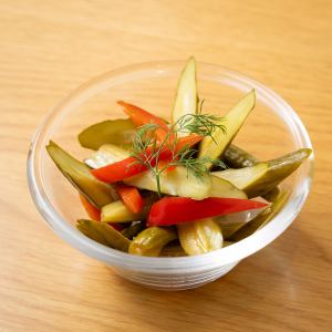 ディル、きゅうりのピクルス