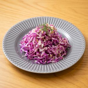 赤キャベツとチーズ、くるみのラペ