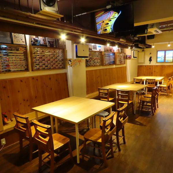 着席時最大貸切36名！立食タイプ最大45席！ご予約があれば365日＆24時間対応可能♪こんな場所は他にありません！最近注目の昼宴会。明るいうちから飲む時間は格別。推し活 オフ会 クラス会 大型宴会 ゲーム大会 カラオケ大会 演奏会 スポーツ観戦 映画鑑賞 試食会 会議 オンライン会議など使い方無限大！