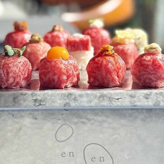 The interior of the store resembles a lodge halfway up the mountain.Naturally, the food is delicious, but it's also a special and enjoyable experience.[Yakiniku/Kyoto/Kawaramachi/Birthday/Girls' Night Out/Date/Surprise]