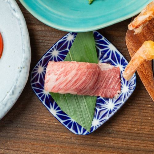 Seared fatty tuna sushi