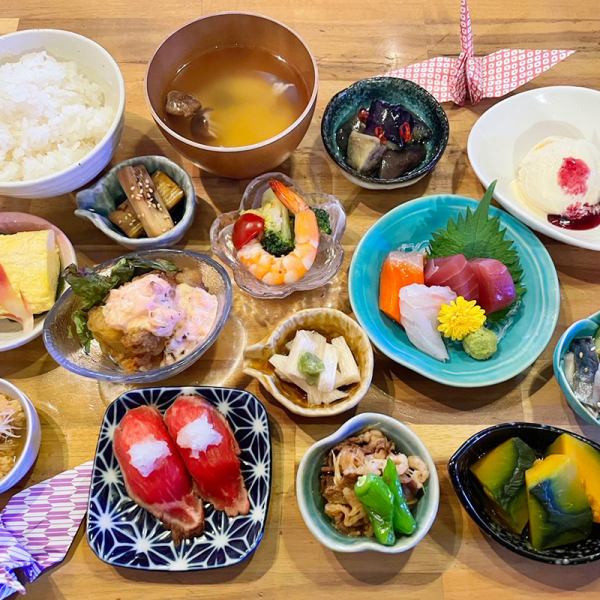 おばんざい食べ放題ランチ♪造り盛り付きの贅沢御膳