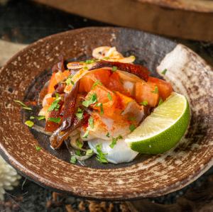 물 문어와 원시 해파리 세비체