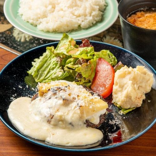 ランチ始めました◎人気のハンバーグランチ！