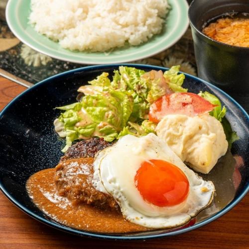 目玉焼きハンバーグ（ライス・スープ・サラダ付き )