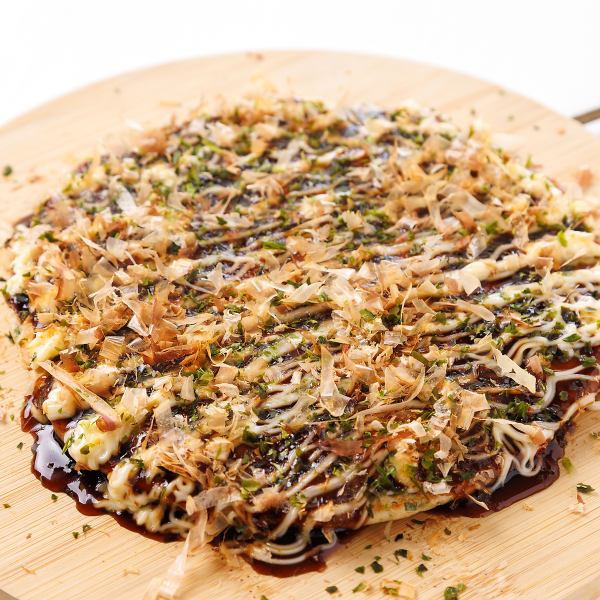 ≪Recommended≫ We also offer excellent dishes♪ Seafood mixed green onion okonomiyaki 700 yen (tax included)