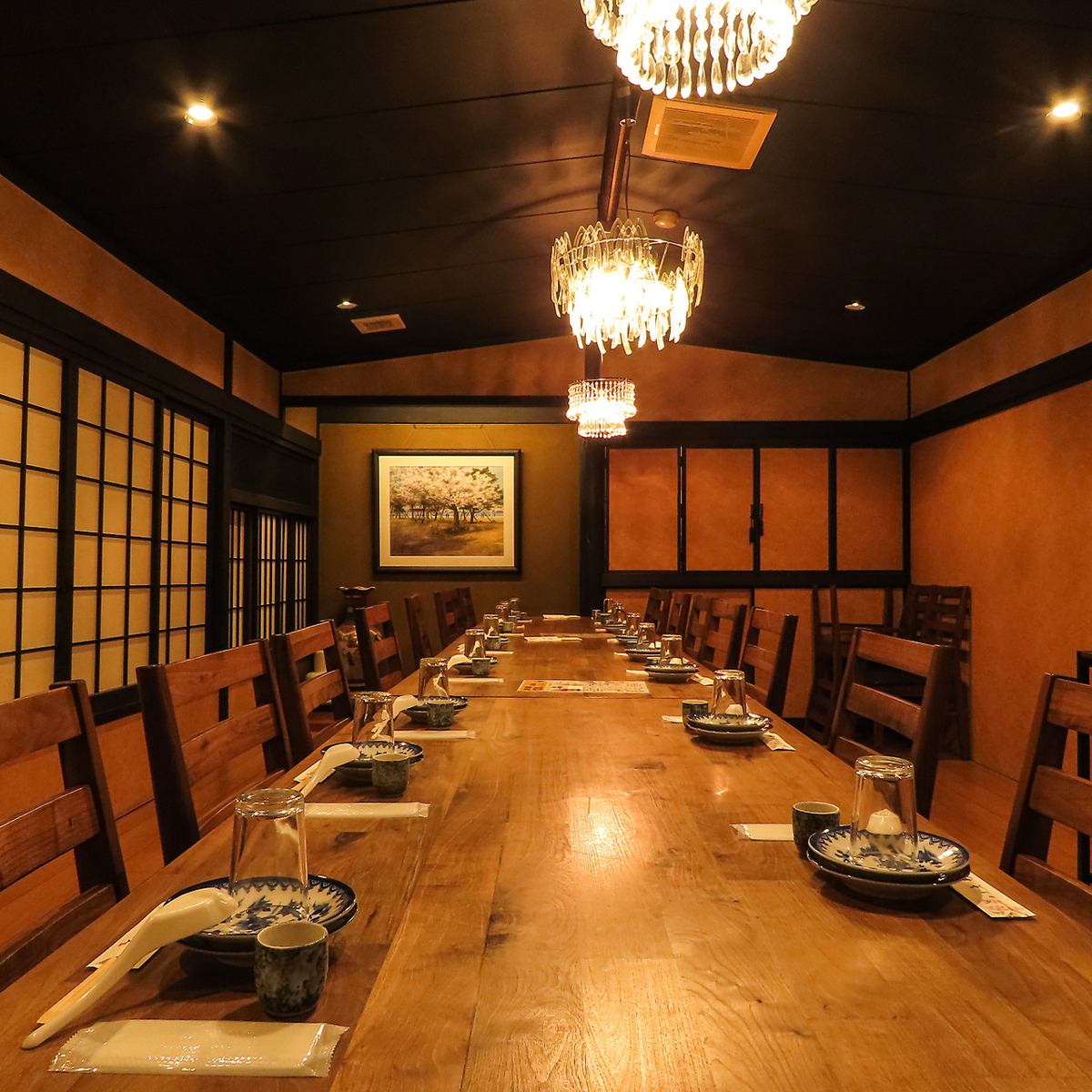 大人数迄多種多様な用途で利用可能な個室をご用意！