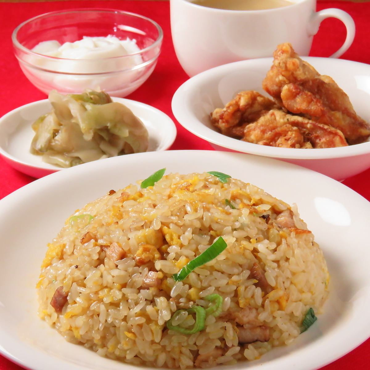 中華料理で12年、腕を磨いた店主が作る手作り餃子がおすすめ◎お酒と一緒にご堪能あれ