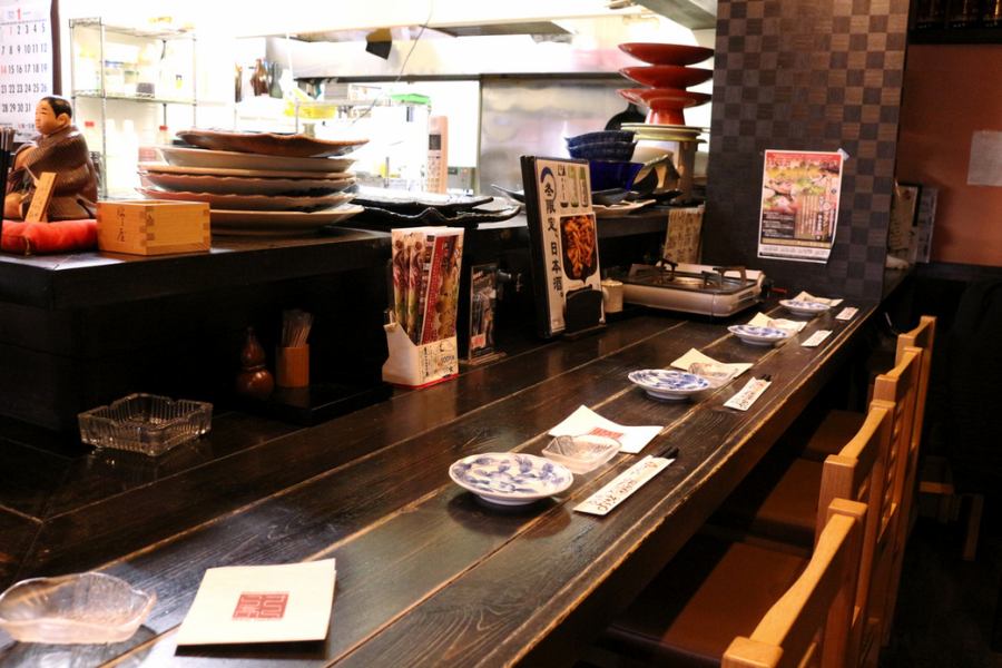At the counter, take your time alone.When you want to get closer to the table.Slowly banquet in the tatami room.You can choose according to the scene.