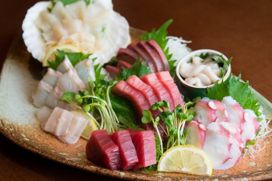 Assortment of 3 items selected by the master / Assortment of 5 stylish sashimi items