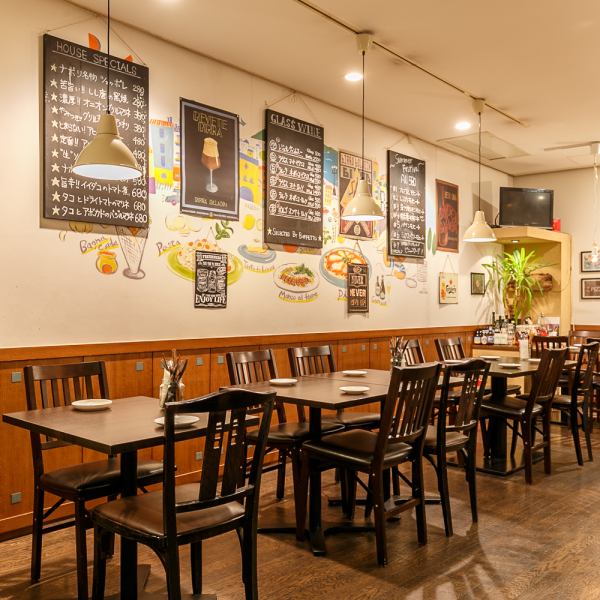 All table seats are movable.Seats for 2 to 6 people can be connected to create seats for 10 or more people.[Banquet Italian Pizza Matsudo]