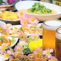 豐富的菜單包括100種菜餚和300種飲料♪