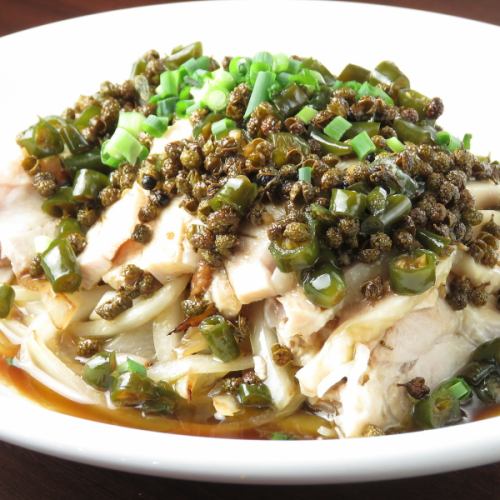 Steamed chicken with Aoyama pepper flavor