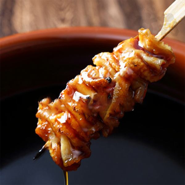 Our recommended grilled skewers "Hakata Kawakushi", carefully prepared one by one every day