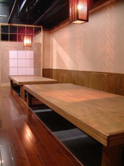 It is a calm shop based on Japanese style.