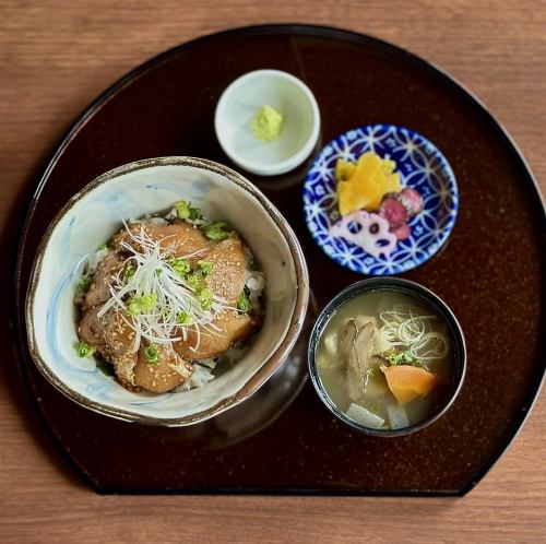 ぶりの胡麻漬け丼　定食