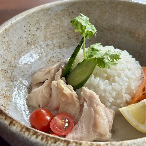 やわらか蒸し鶏の香味ソース定食　　おばんざいビュッフェ付き