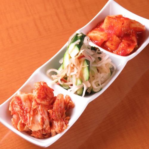 3 Kinds of Kimchi Platter