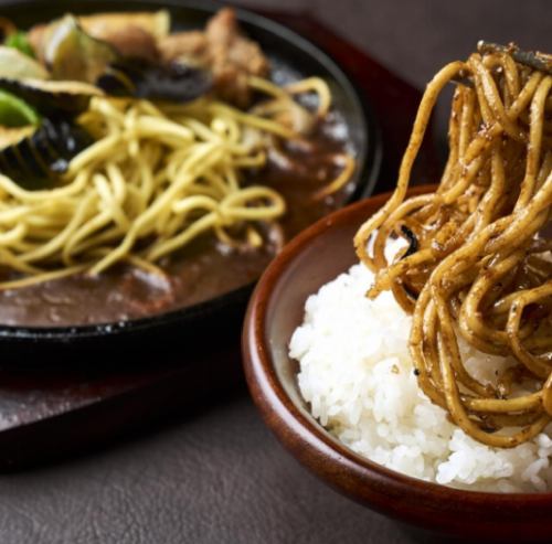 ★★平日ランチ限定★★ハンバーグと油そばのコンビ