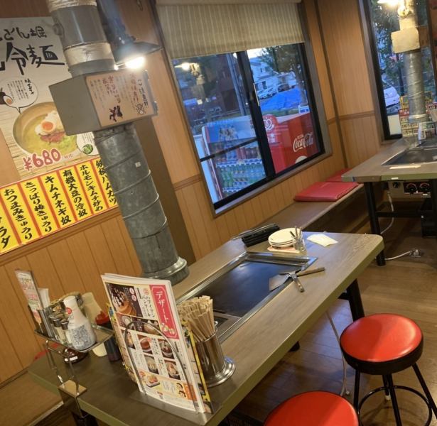 The store is spacious and can accommodate up to 88 people, including table seats, tatami mats, and digging seats!Please enjoy okonomiyaki and yakiniku at your leisure today at the seats where people with children can enjoy their meals with peace of mind.