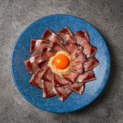 【我们的特色菜——芝麻脆皮鰤鱼，与清酒和烧酒堪称绝配！】