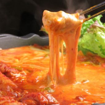 [Cheese Dakgalbi Set] 3,520 yen per person (tax included) *2 servings ~