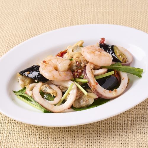 魚介のマリネ　ペペロンチーノ風